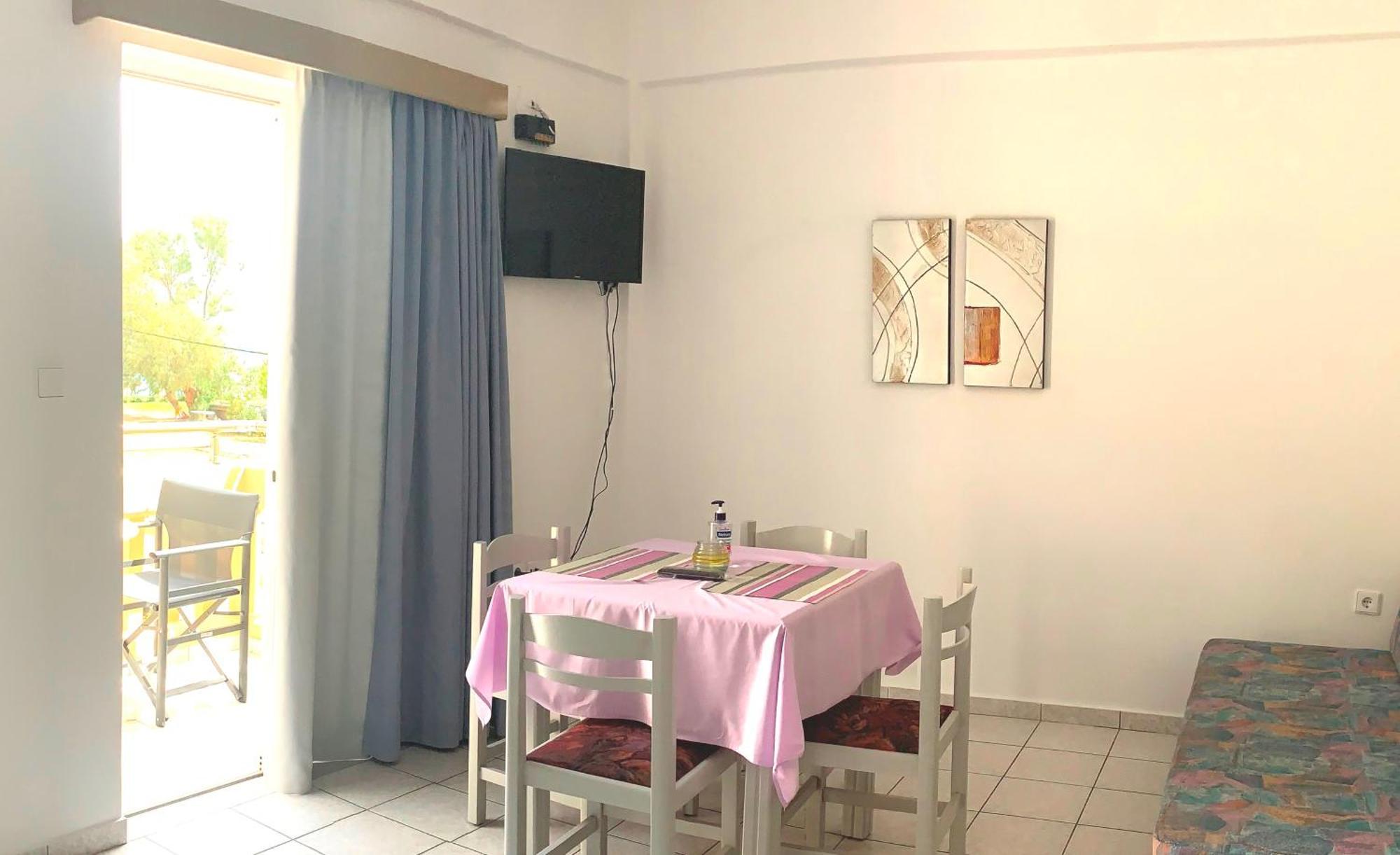 Ermis Suites Platanias  Phòng bức ảnh